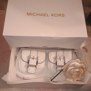 Michael Kors White Leather Crossbody Bag/Wallet